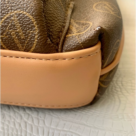 Adrienne Vittadini Women’s Crossbody Bag - Picture 9 of 9